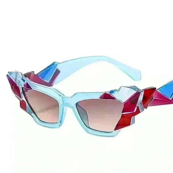 Artsy Retro 50s Exaggerated Cat Eye Blue Sunglasses with Crystal Gem Cut Accents - Picture 2 of 8